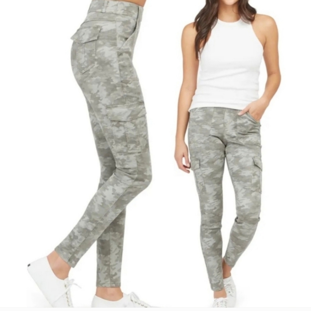 SPANX Women's Stretch Twill Ankle Cargo Pant Stone Wash Camo Women's Size SP